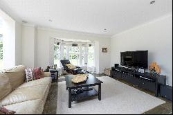 Waterford Close, Cobham, Surrey, KT11 1BF