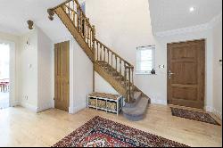 Waterford Close, Cobham, Surrey, KT11 1BF