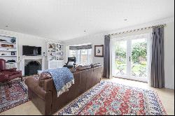 Waterford Close, Cobham, Surrey, KT11 1BF