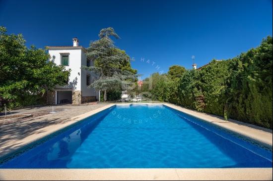 Spacious Villa for Sale in Denia, Las Rotas – 2 Minutes from the, Dénia 03700