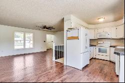 208 N Dexter Ave, Valley Center KS 67147