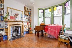 Clissold Crescent, Stoke Newington, London, N16 9AT