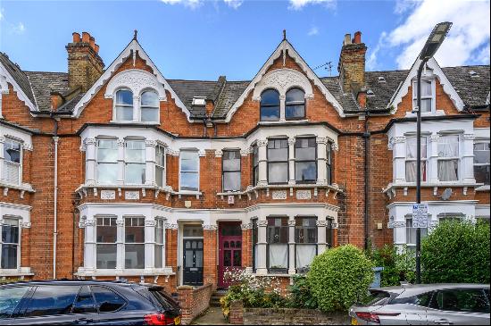 Clissold Crescent, Stoke Newington, London, N16 9AT