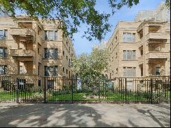 720 W Sheridan Road #1S, Chicago IL 60613