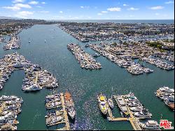 16 Quarterdeck Street Unit 101, Marina Del Rey CA 90292