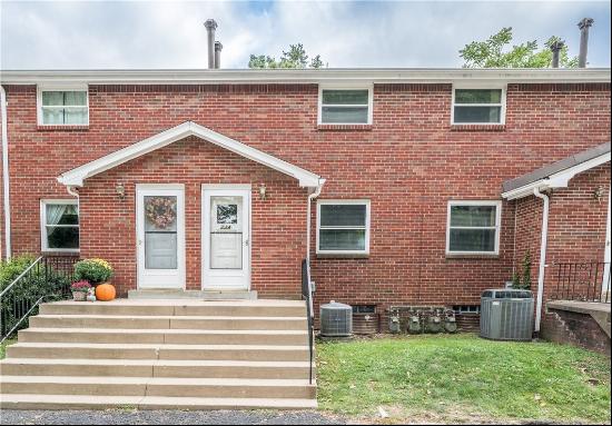 334 Moon Clinton Rd Unit B, Coraopolis PA 15108