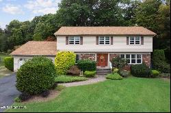 17 Porsche Drive, Matawan NJ 07747