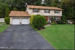 17 Porsche Drive, Matawan NJ 07747