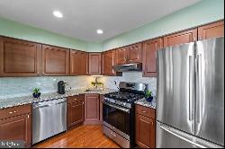 10 Powell Court, Hightstown NJ 08520