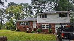 1008 Mains Creek Road, Chesapeake VA 23320