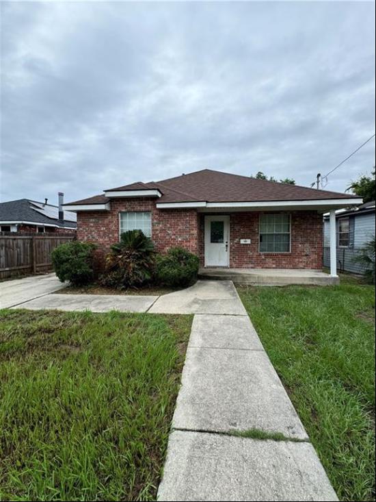 8015 Redfish Street, New Orleans LA 70126