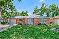 5002 W 43rd Street, Houston TX 77092