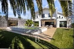 ANGLET, FOREST OF CHIBERTA, CONTEMPORARY HOUSE OF 320 M WITH POOL