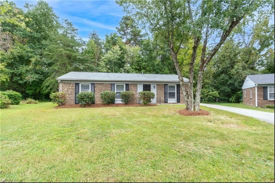 10 Shipley Court, Greensboro NC 27405