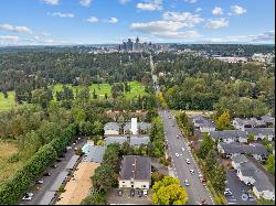 706 136th Place NE #C4, Bellevue WA 98005