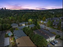 706 136th Place NE #C4, Bellevue WA 98005