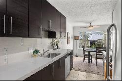 706 136th Place NE #C4, Bellevue WA 98005