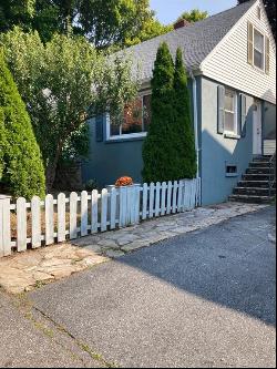 45 Pilgrim Avenue, Worcester MA 01604