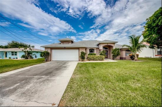 2119 NE 1st Terrace, Cape Coral FL 33909