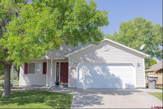 2655 Arbor Way, Montrose CO 81401