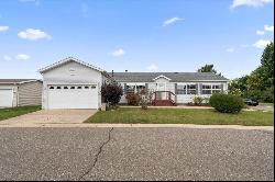 11242 Nearbrook Ct., South Lyon MI 48178