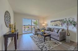 6677 Paseo Del Norte #F, Carlsbad CA 92011