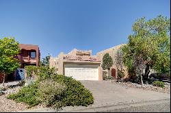 2154 Black Willow Drive NE, Albuquerque NM 87122