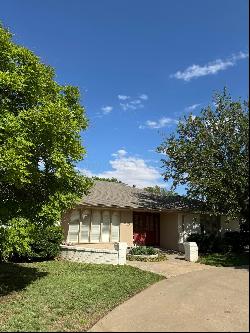 204 Carson Avenue, Dumas TX 79029