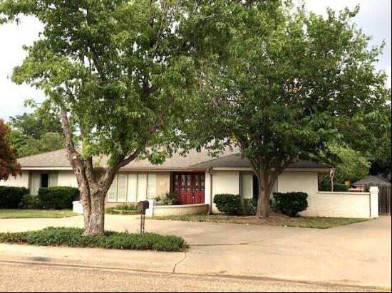 204 Carson Avenue, Dumas TX 79029