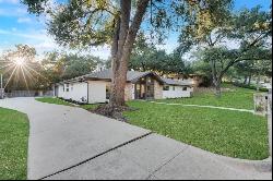 1202 Springwood Court, Euless TX 76040