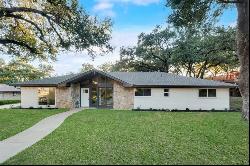 1202 Springwood Court, Euless TX 76040