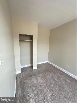 64 W Antietam Street APT. 1, Hagerstown MD 21740