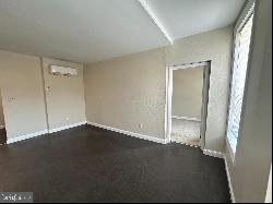 64 W Antietam Street APT. 1, Hagerstown MD 21740