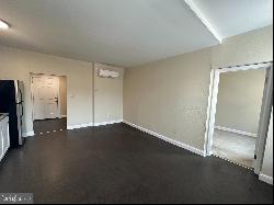 64 W Antietam Street APT. 1, Hagerstown MD 21740