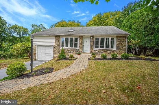 116 Holly Road, Broomall PA 19008