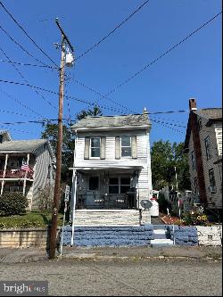 507 W Market Street, Williamstown PA 17098