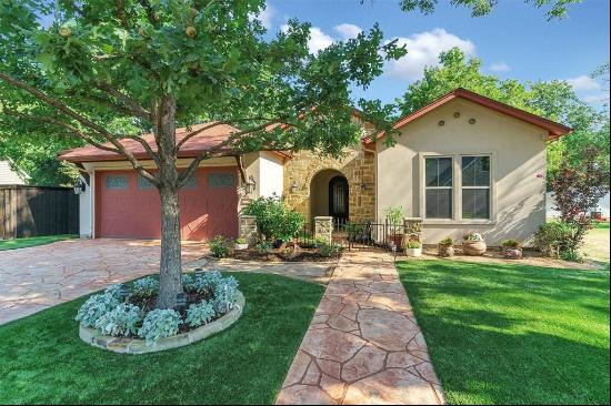 812 W Sunset Street, Grapevine TX 76051