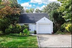 195 Parkside Drive, Roslyn Heights NY 11577