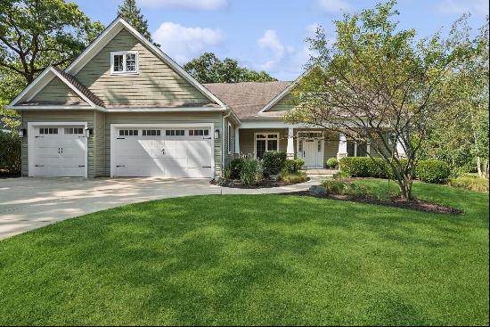 N1615 Wooddale Dr, Lake Geneva WI 53147