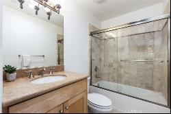 12407 Moorpark Street #103, Studio City CA 91604