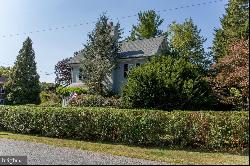 1126 Old Gravel Pike, Schwenksville PA 19473