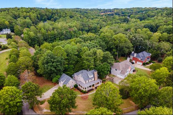 Stunning, Renovated Estate Home In Prestigious Chattahoochee River Club