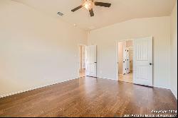 100 ENCHANTED VIEW, Cibolo TX 78108