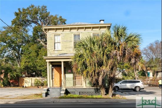 8 W Victory Drive, Savannah GA 31405