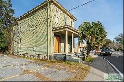 8 W Victory Drive, Savannah GA 31405