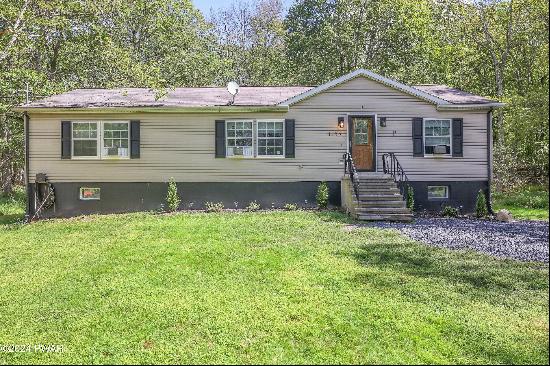 1155 Elk Drive, Bushkill PA 18324