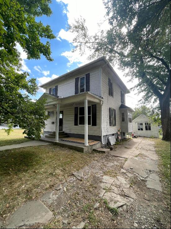 104 W Clarinda Avenue, Shenandoah IA 51601