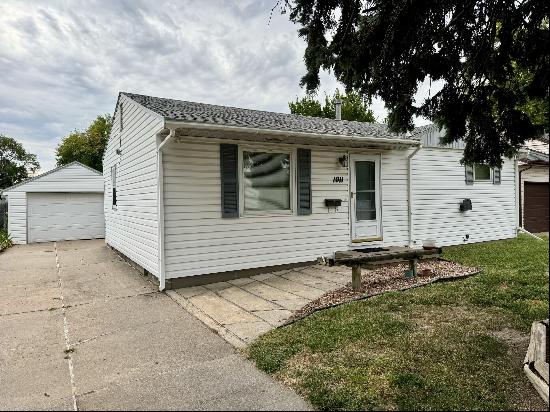 1011 Pine Street, Council Bluffs IA 51503