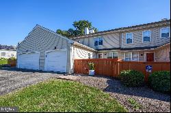 131 Treetops Drive, Lancaster PA 17601