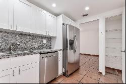 9170 Fontainebleau Blvd Unit 403, Miami FL 33172